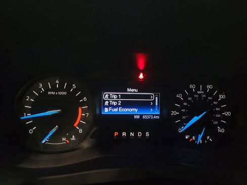 Used 2018 Ford Explorer XLT image 23