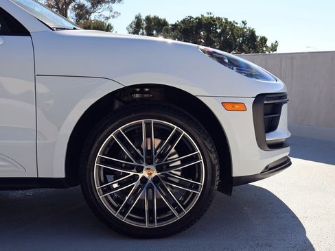 New 2024 Porsche Macan 4 Electric image 11