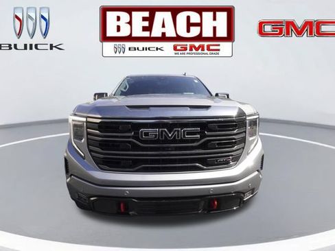 Used 2023 GMC Sierra 1500 AT4 w/ AT4 Premium Package AWD/4WD image 8