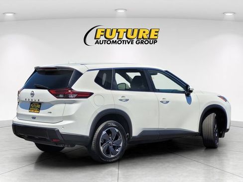 Certified 2025 Nissan Rogue SV AWD/4WD image 4