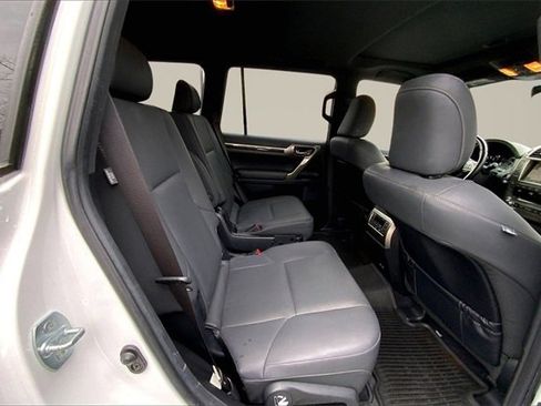 Used 2020 Lexus GX 460 Premium image 20