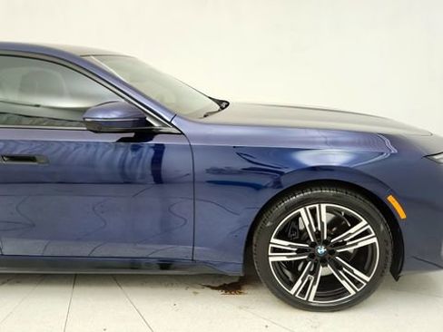 Used 2023 BMW 760i xDrive AWD/4WD image 7