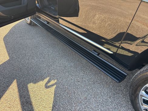 New 2026 GMC Yukon XL Denali image 9