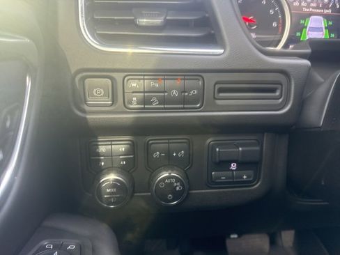 Used 2021 Chevrolet Tahoe Z71 w/ Z71 Off-Road Package image 27