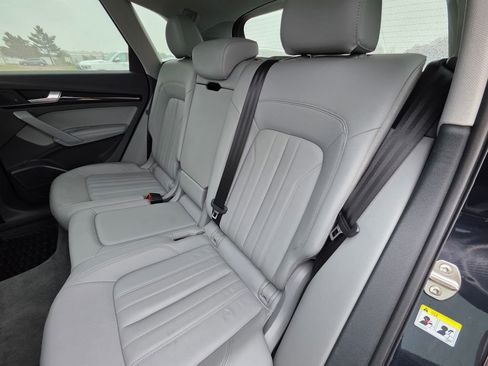 Used 2020 Audi Q5 e Premium Plus w/ Premium Plus Package AWD/4WD image 9