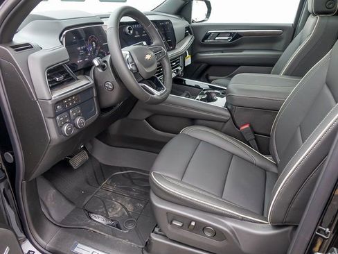 New 2026 Chevrolet Suburban Premier AWD/4WD image 15