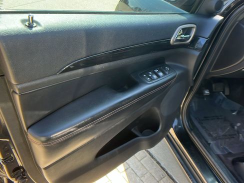 Used 2016 Jeep Grand Cherokee Laredo 75th Anniversary image 14