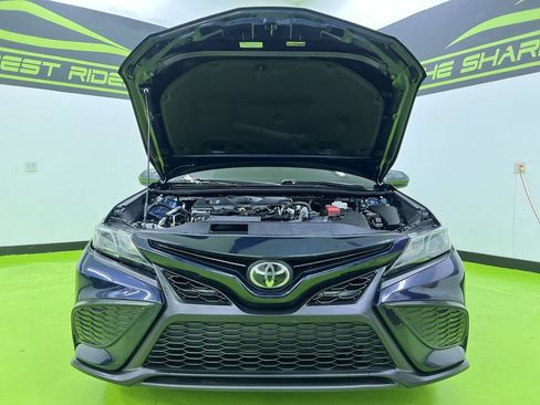 Used 2021 Toyota Camry SE FWD image 4