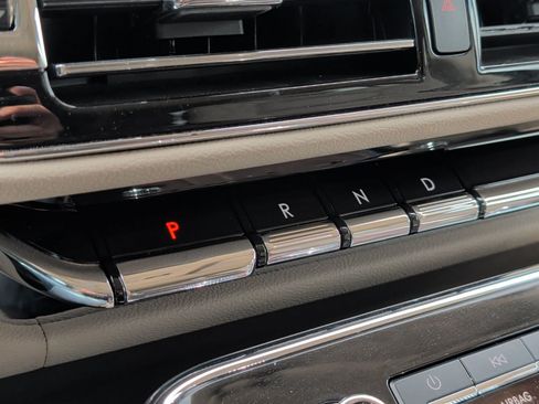 Used 2023 Lincoln Navigator Reserve AWD/4WD image 21