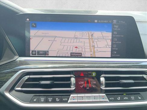 Used 2021 BMW X7 xDrive40i w/ M Sport Package AWD/4WD image 11