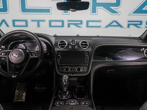 Used 2017 Bentley Bentayga image 10