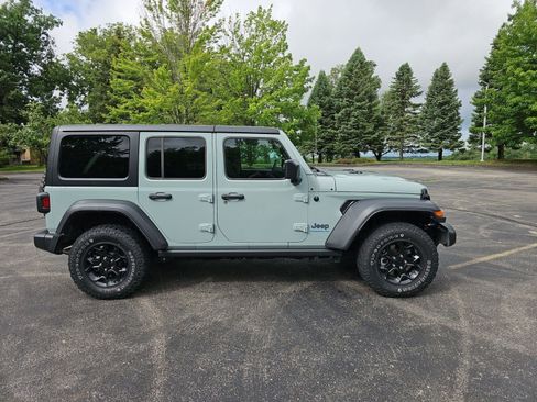 Used 2023 Jeep Wrangler Unlimited w/ Cold Weather Group AWD/4WD image 6