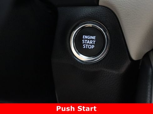 Used 2023 Toyota RAV4 XLE Premium image 18