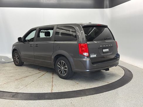 Used 2015 Dodge Grand Caravan SXT w/ Blacktop Package FWD image 3