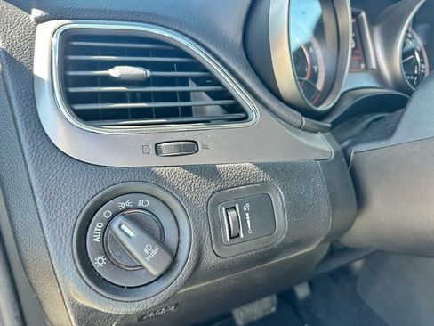 Used 2015 Dodge Journey Crossroad w/ Flexible Seating Group image 16