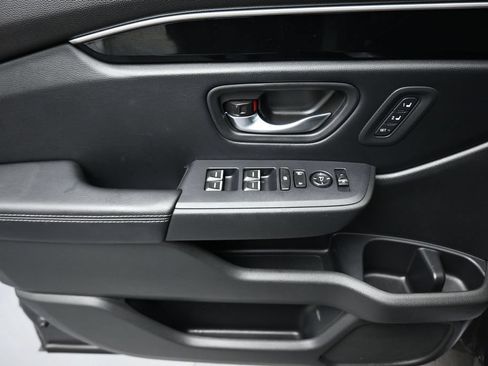 Used 2023 Honda Pilot EX-L image 10