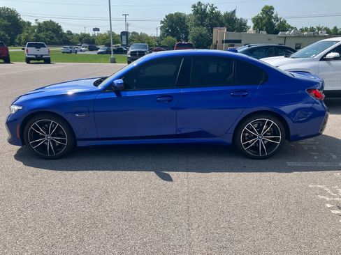 Used 2023 BMW 330e w/ M Sport Package RWD image 4