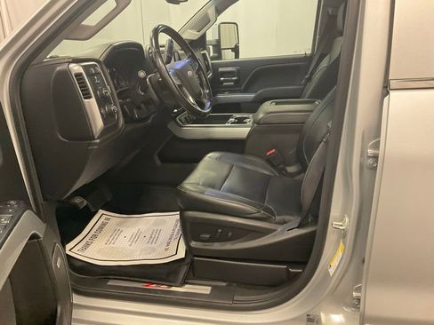 Used 2018 Chevrolet Silverado 2500 LTZ w/ Duramax Plus Package AWD/4WD image 4