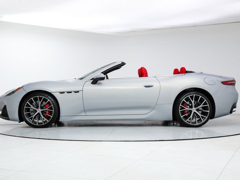 Used 2026 Maserati GranCabrio Modena AWD/4WD image 2