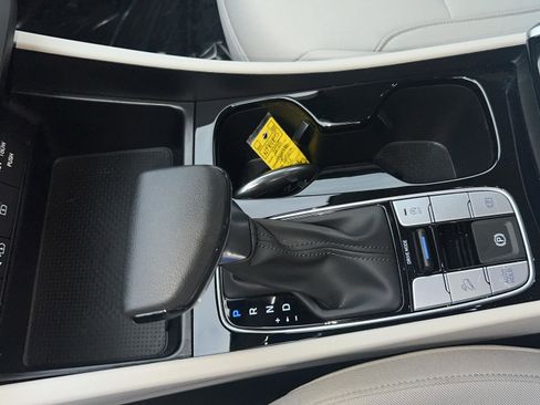 Certified 2025 Hyundai Tucson SE image 17