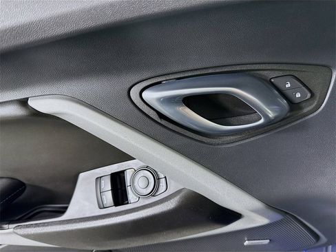 Used 2023 Chevrolet Camaro LT w/ Technology Package image 29