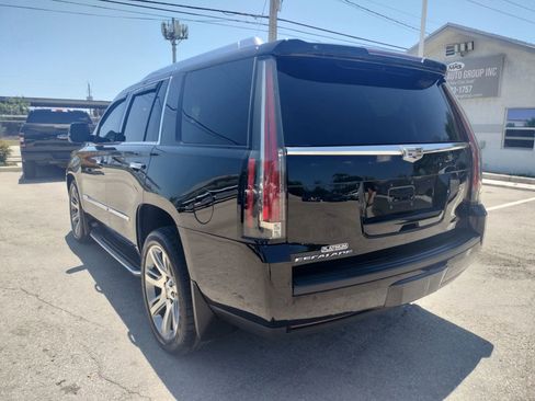 Used 2015 Cadillac Escalade Luxury AWD/4WD image 5
