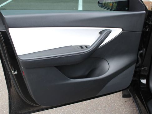 Used 2021 Tesla Model Y Performance AWD/4WD image 9