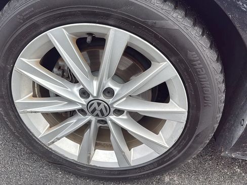 Used 2017 Volkswagen Beetle 1.8T SE FWD image 5