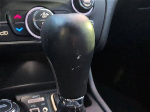 Used 2016 Jeep Cherokee Limited image 10