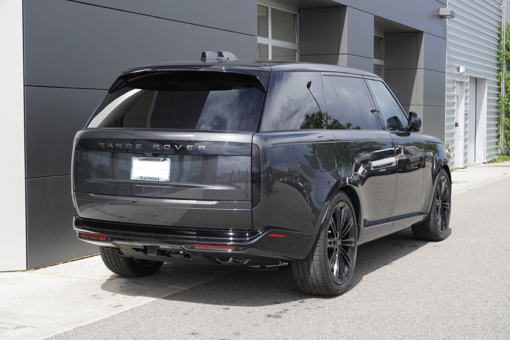 New 2026 Land Rover Range Rover Long Wheelbase Autobiography AWD/4WD image 2