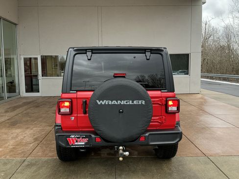 Used 2021 Jeep Wrangler Unlimited Sahara image 21