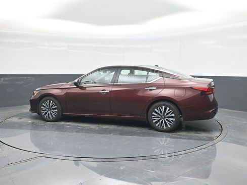 Used 2025 Nissan Altima 2.5 SV FWD image 27