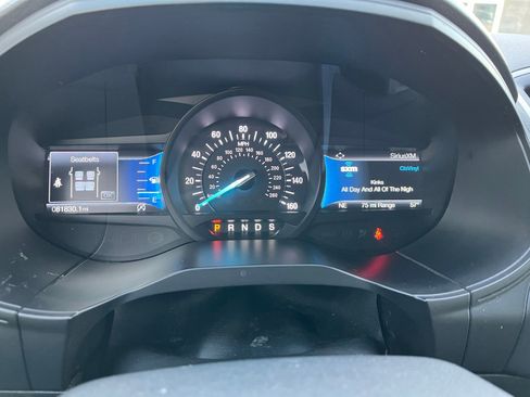 Used 2022 Ford Edge SE image 9