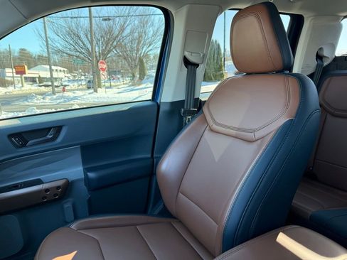 Used 2023 Ford Maverick Lariat w/ Lariat Luxury Package image 27