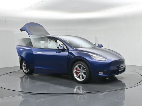 Used 2024 Tesla Model Y Long Range image 31