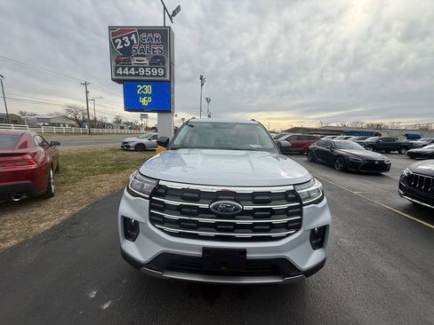 Used 2025 Ford Explorer Active w/ Active Comfort Package image 9