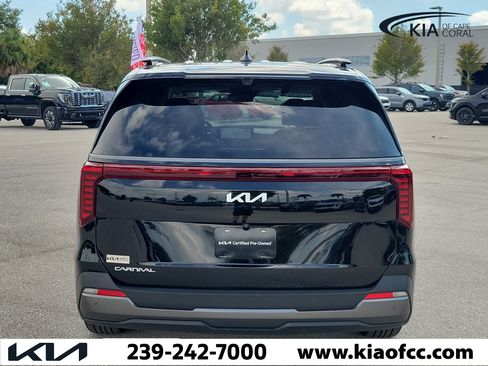Certified 2025 Kia Carnival SX Prestige FWD image 5