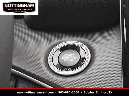 New 2025 Jeep Grand Cherokee Altitude image 12