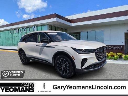 Certified 2025 Lincoln Nautilus Premier AWD/4WD image 1