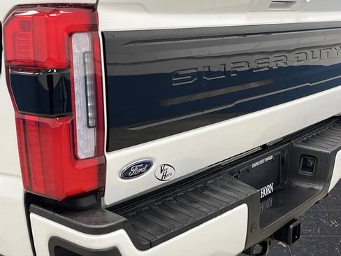 Used 2025 Ford F350 Platinum image 38