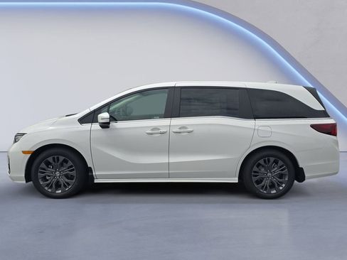 New 2026 Honda Odyssey Touring image 2