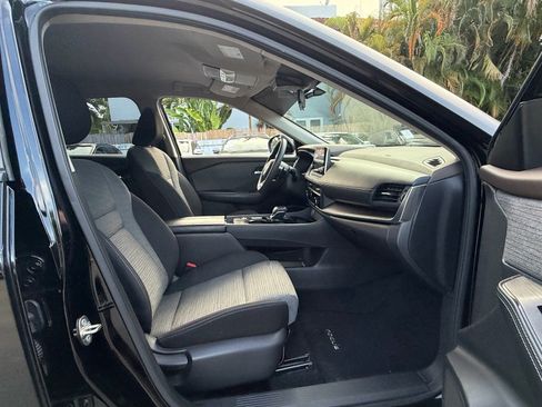 Used 2023 Nissan Rogue SV FWD image 17