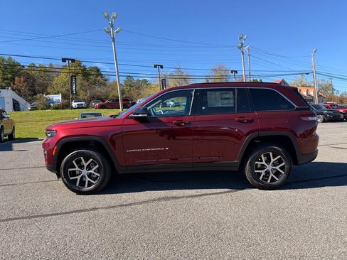 New 2025 Jeep Grand Cherokee Limited image 3
