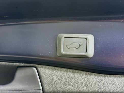 Used 2023 Toyota RAV4 XLE w/ Convenience Package FWD image 30