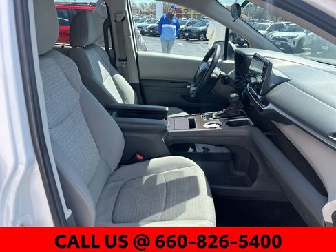 Used 2024 Toyota Sienna LE image 8