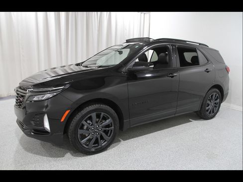 Used 2023 Chevrolet Equinox RS w/ RS Leather Package AWD/4WD image 3