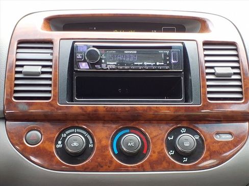 Used 2004 Toyota Camry LE image 6