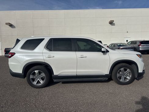 Used 2025 Honda Pilot EX-L image 6