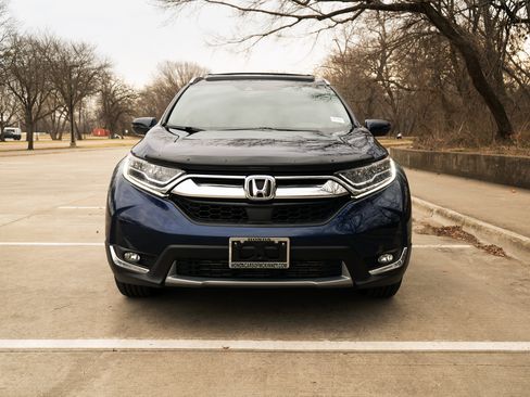 Used 2019 Honda CR-V Touring image 3