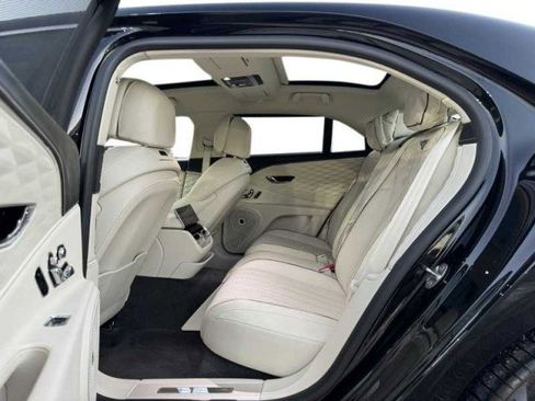 Used 2022 Bentley Flying Spur W12 image 48